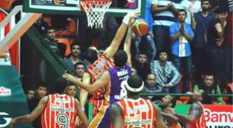Banvit: 87 Royal Halı Gaziantep: 82