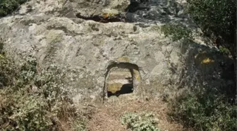 Enez'de Anıt Üzerinde 'Labris' Sembolü Tespit Edildi