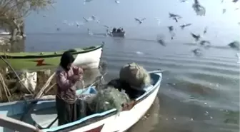 Her evin kapısının göle açıldığı köyün 'balıkçı kadınları'