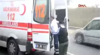 Dha Yurt: Servis Minibüsü Kamyonla Çarpıştı: 5'i Öğrenci 8 Yaralı