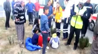 Minibüs ile otomobil çarpıştı: 8 yaralı