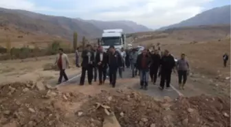 Eruh Belediyesi Bakım Onarım Yapılmadığı Gerekçesiyle Yol Kapattı