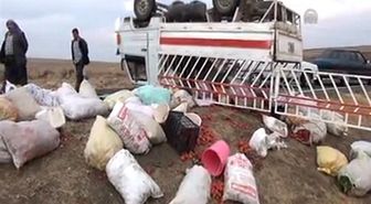 Tarım işçilerini taşıyan kamyonet devrildi: 1 ölü, 8 yaralı