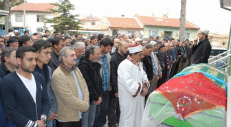 Belçika'daki Kazada Hayatını Kaybeden 2 Genç Kız Bolvadi'nde Toprağa Verildi