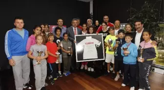 Gebze'nin Altın Raketleri Başkan Köşker'in Makamında