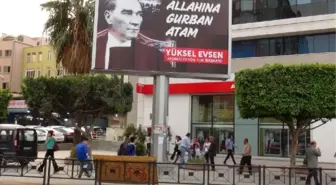 'Allahına Gurban Atam' Billboardu İlgi Çekti