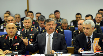 TBMM Plan ve Bütçe Komisyonu'nda Asker Tartışması