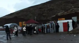 Baraj İşçileri Grevde