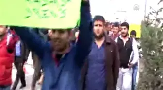 Cinsel istismar iddialarını protesto