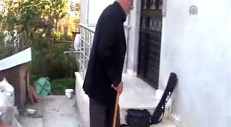 Depremde göçük altında kaldığı dört saat boyunca ölüme hazırlandı