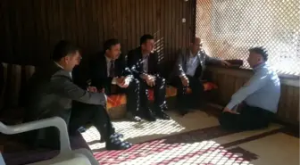 Fikri Işık Hacdan Dönenleri Ziyaret Ediyor