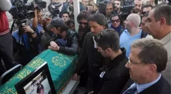 Gazeteci Yazar Savaş Ay, Son Yolculuğuna Uğurlanıyor