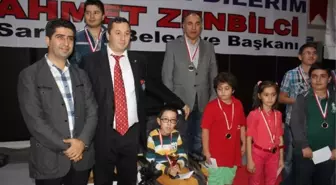 Satranç Turnuvasında Dereceye Girenlere Ödülleri Verildi