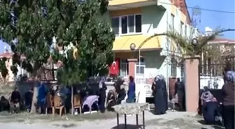 Öğrenci Minibüsü Kazasında Ölen Seher Dayı Defnedildi