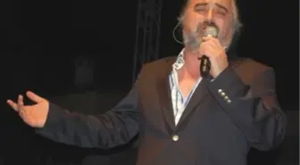 Volkan Konak Mersin'de Konser Verdi