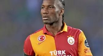 Drogba İdmanlardan Sonra Frikik Çalışıyor