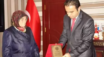 Adıyaman'da Hayırseverden Köy Okuluna 60 Bin Lira Yardım