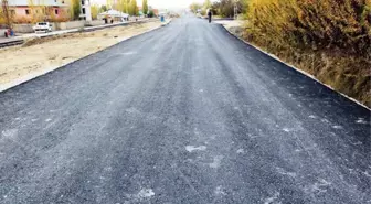 Van'daki İki Mahalleye Asfalt Serimi Yapıldı