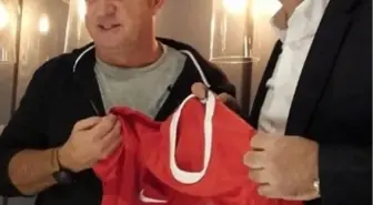 Akhisar'ın Başkanı Hızlı Türk Milli Takım Kampını Ziyaret Etti