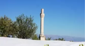 Sarıgöl'ün Kırık Minaresi Ovanın Sembolü Oldu