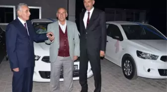 Malatya'da Talihliler Otomobillerini Teslim Aldı