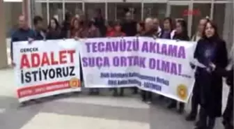 İzmir'de Liseli Kıza Tecavüz Davası Başladı