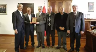 Başkan Tuna, Halkın Takdirini Toplamaya Devam Ediyor