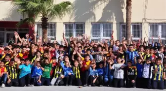 Öğrenciler Barış ve Kardeşlik İçin Futbol Oynadı