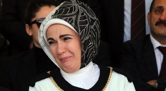 Tatlıses ile Perver Sahneye Çıktı, Emine Erdoğan Ağladı