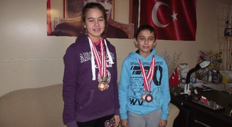 Muratlılı Sporcular Yüzmede Büyük Başarı Kazandı