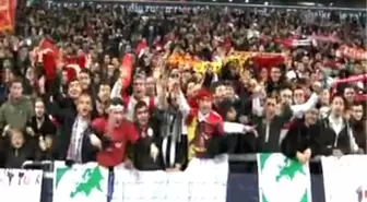 Türk ve Alman eski milli futbolcular Filipinliler için oynadı