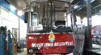 Adana'da belediye otobüsüne taşlı saldırı