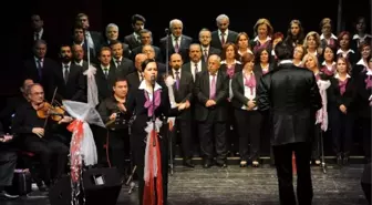 Aydın'da Ata'ya Saygı Özel Konseri Verildi