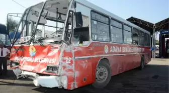 Adana'da PKK Yandaşları Belediye Otobüsünü Taşladı