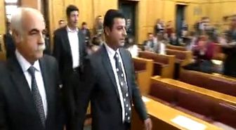 'Sürgünde Yaşayan Binlerce Ahmet Kaya, Şivan Perwer Var'