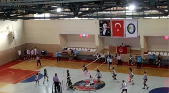 Salihli Bayan Voleybol Takımı'nda Keyifler Yerinde