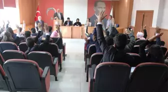 Van'da Öğrenciler Başkanını Seçti