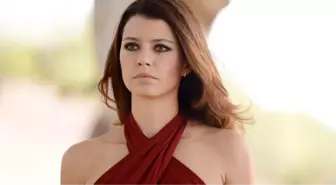 Beren Saat Ekranlara Ara Veriyor