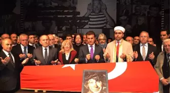 Nejat Uygur İçin Crr'de Tören Düzenlendi