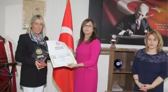 Rektör Kılıç'tan Hayırseverlere Plaket