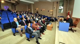 Vali Erden Uşak Üniversitesi' Nde Aşure Dağıttı