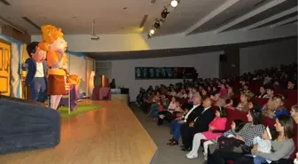 Çiğlili Minikler 'Cedric'le Güldü