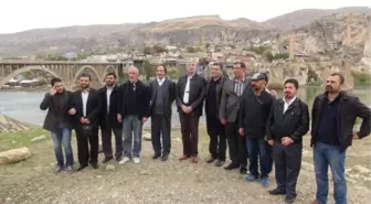 Güneydoğu Anadolu Gazeteciler Federasyonu Üyeleri Hasankeyf'i Gezdi