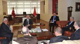 Kılıçdaroğlu, KKTC Düşünce Grubu Temsilcileriyle Bir Araya Geldi