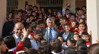 Öğrencilerden Başkan Büyükaslan'a Yoğun Sevgi