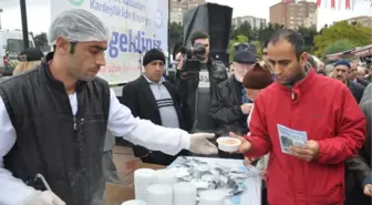 Beylikdüzü'nde Aşure Kazanları Kardeşlik İçin Kaynadı