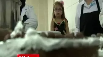 İstanbul'da Yemek Kursunun En Minik Aşçısı,yeteneğiyle Büyülüyor