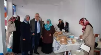 Ev Hanımları Yardım Amaçlı Kermes Düzenledi