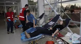 Giresun Üniversitesi Öğrencilerinden Kan Bağışı