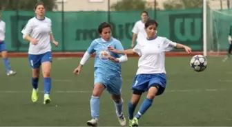 Kadın Futbol Takımından Gol Yağmuru